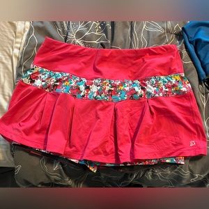 Skirt Sports Lioness Skirt in Size Medium